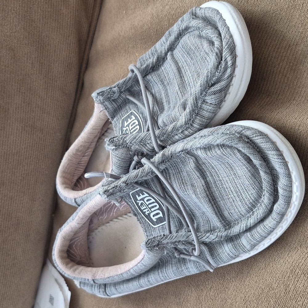 Hey Dude Wally, Size 11 youth Linen gray & white boat shoe/ sneaker, laces adju